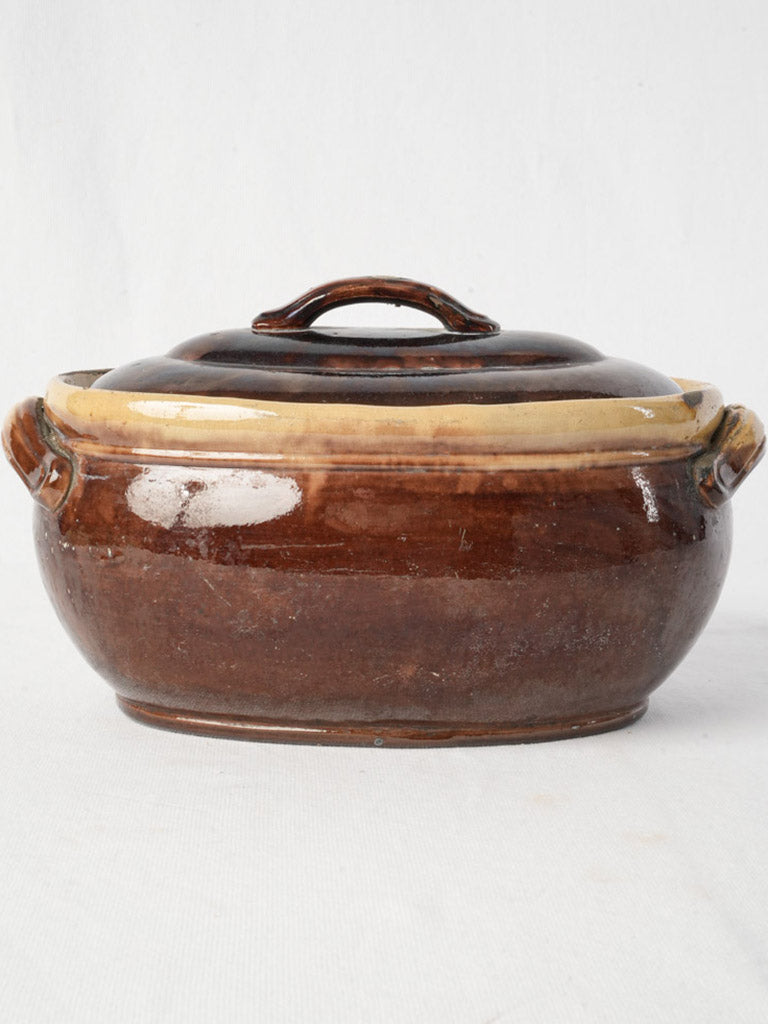 Traditional brown craquelure kitchenware