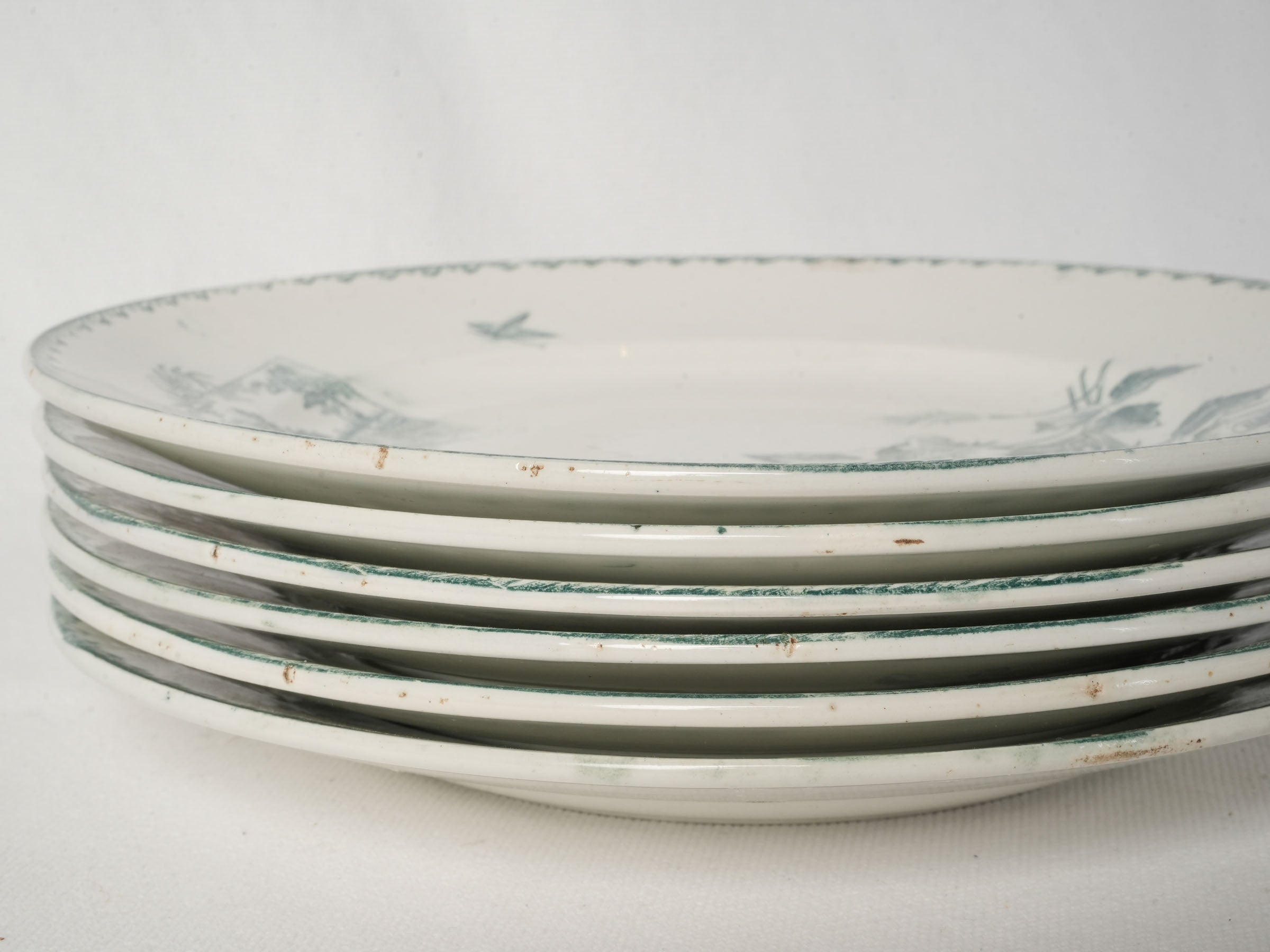 Elegant Cartels pattern dinnerware  
