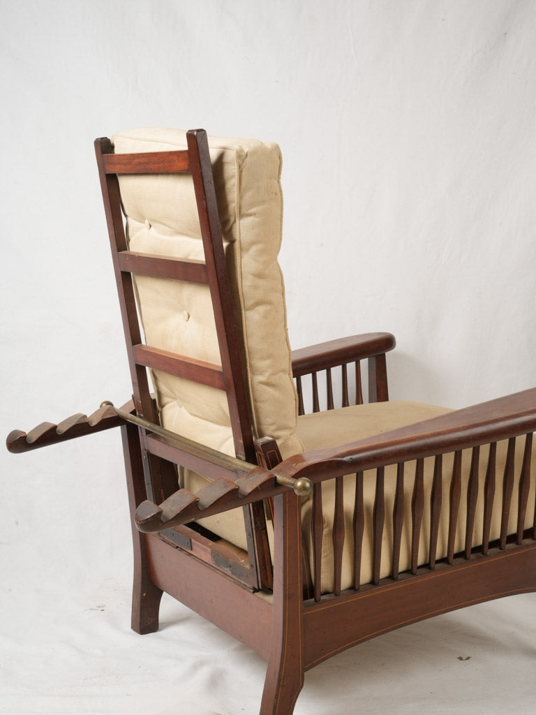 Practical foldable footrest chair