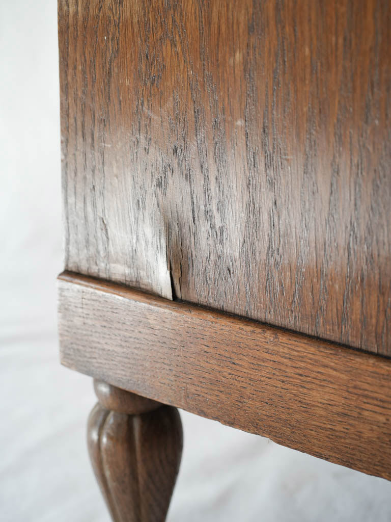 Refined classic bedside table  