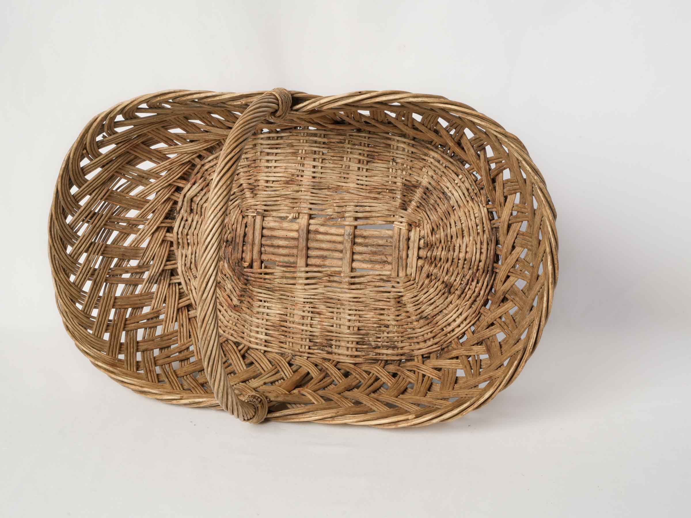 Provençal Market Basket in Hand-Woven Wicker - 22½" x 13¾"