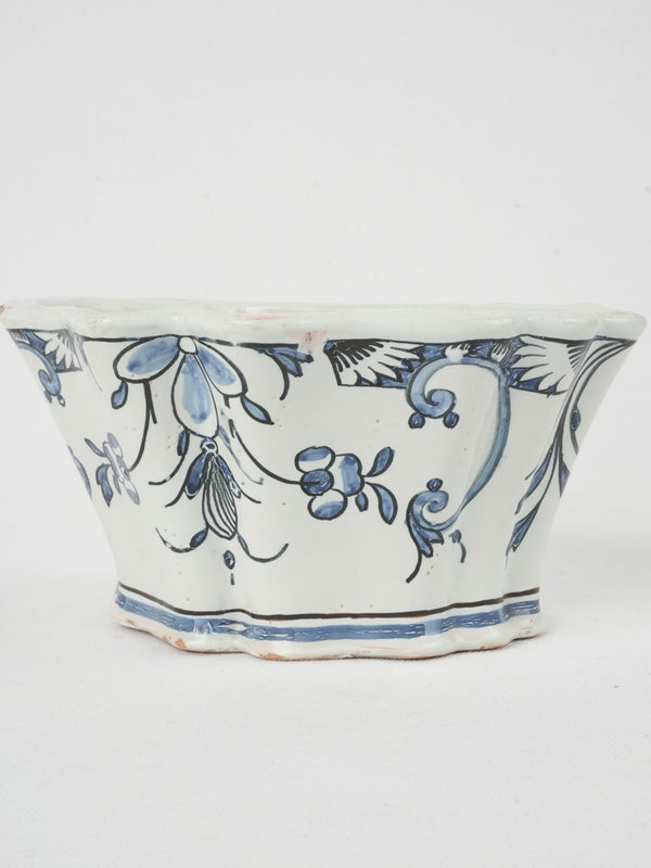 Delightful 18th-century floral vase