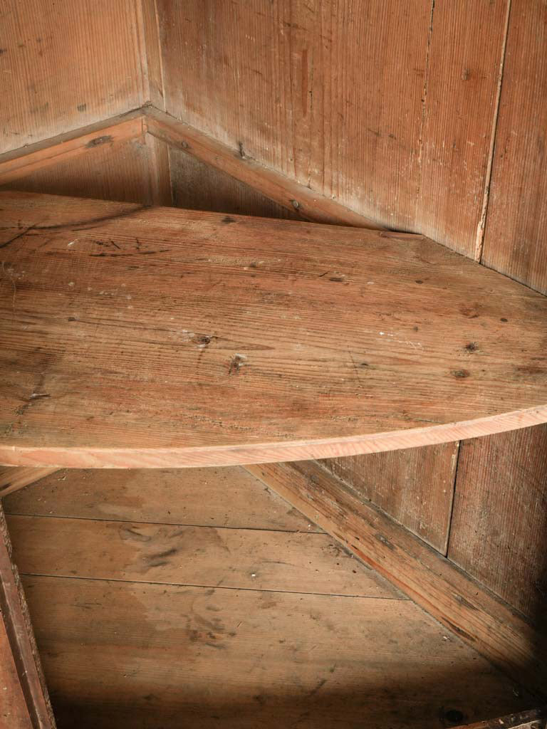 Gently curved corner furniture