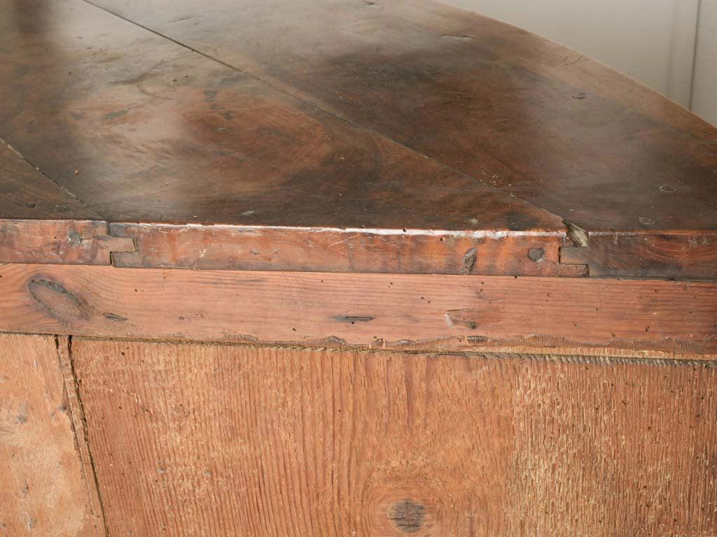 Sturdy practical storage cabinet