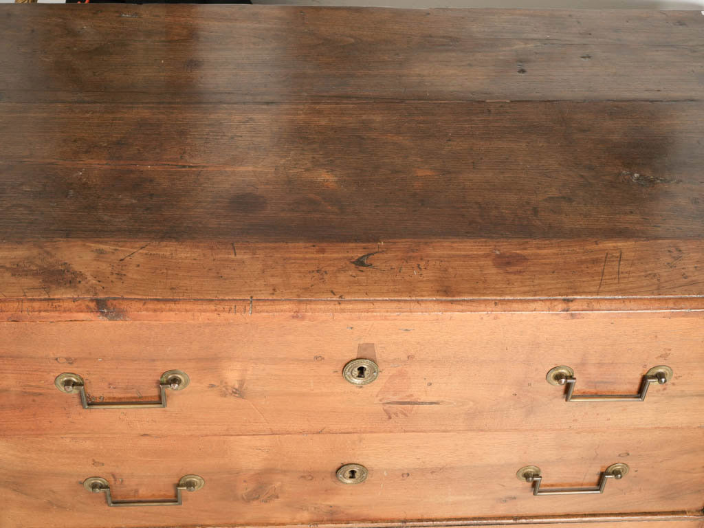 Sturdy graceful tapered legs chest