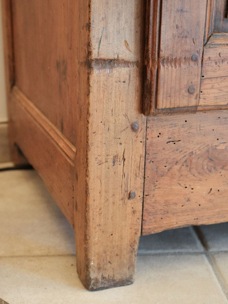 Mellow patina wardrobe