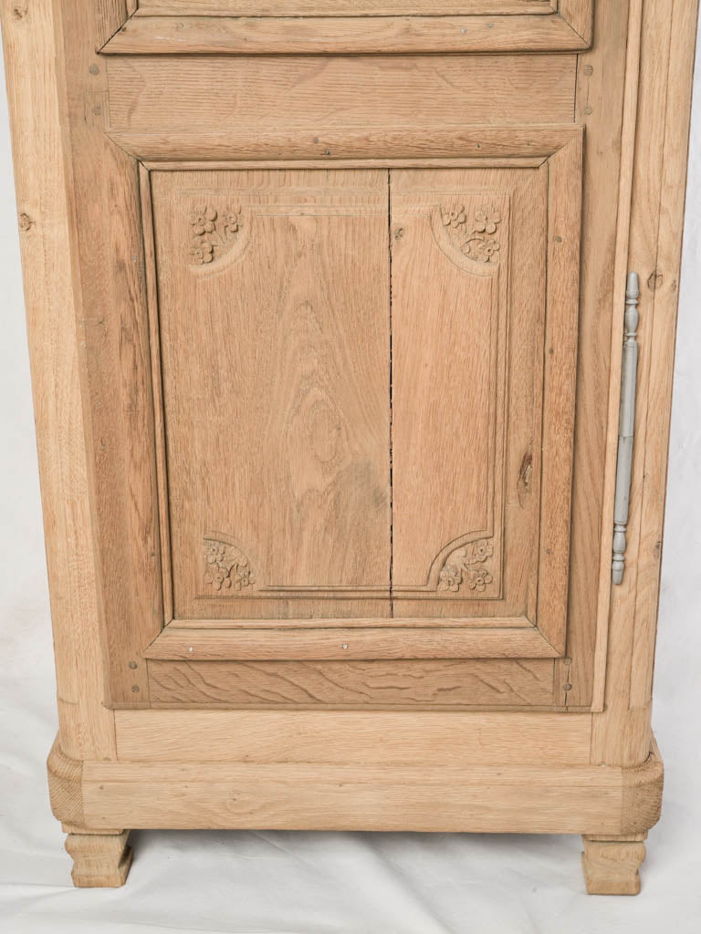 Traditional armoire with hinges
