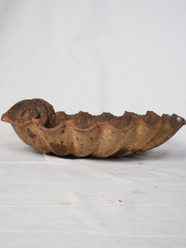 Decorative aquatic plant bird bath  