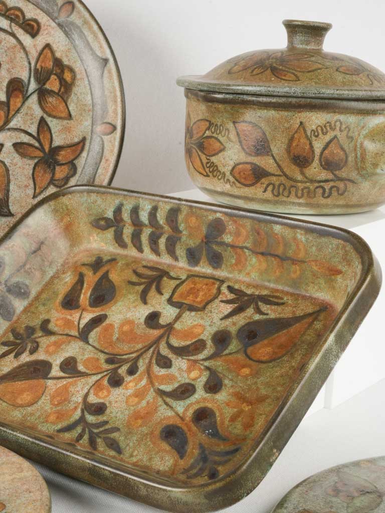 Elegant textured ceramic tableware