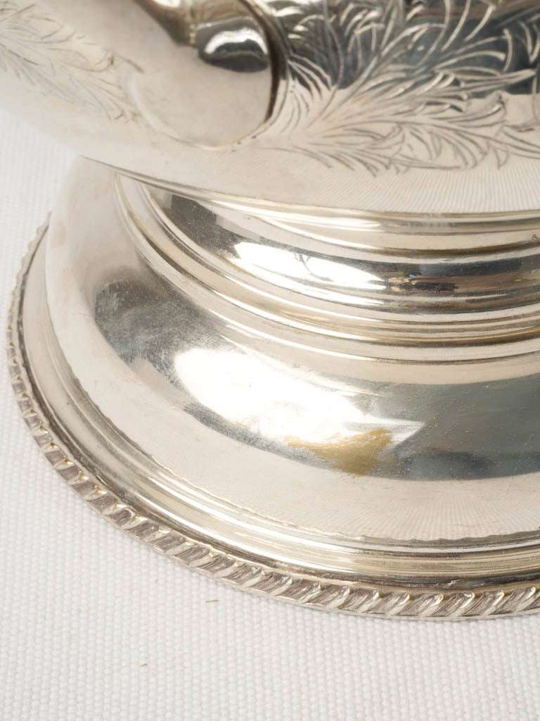 Stylish twin-handled cooler