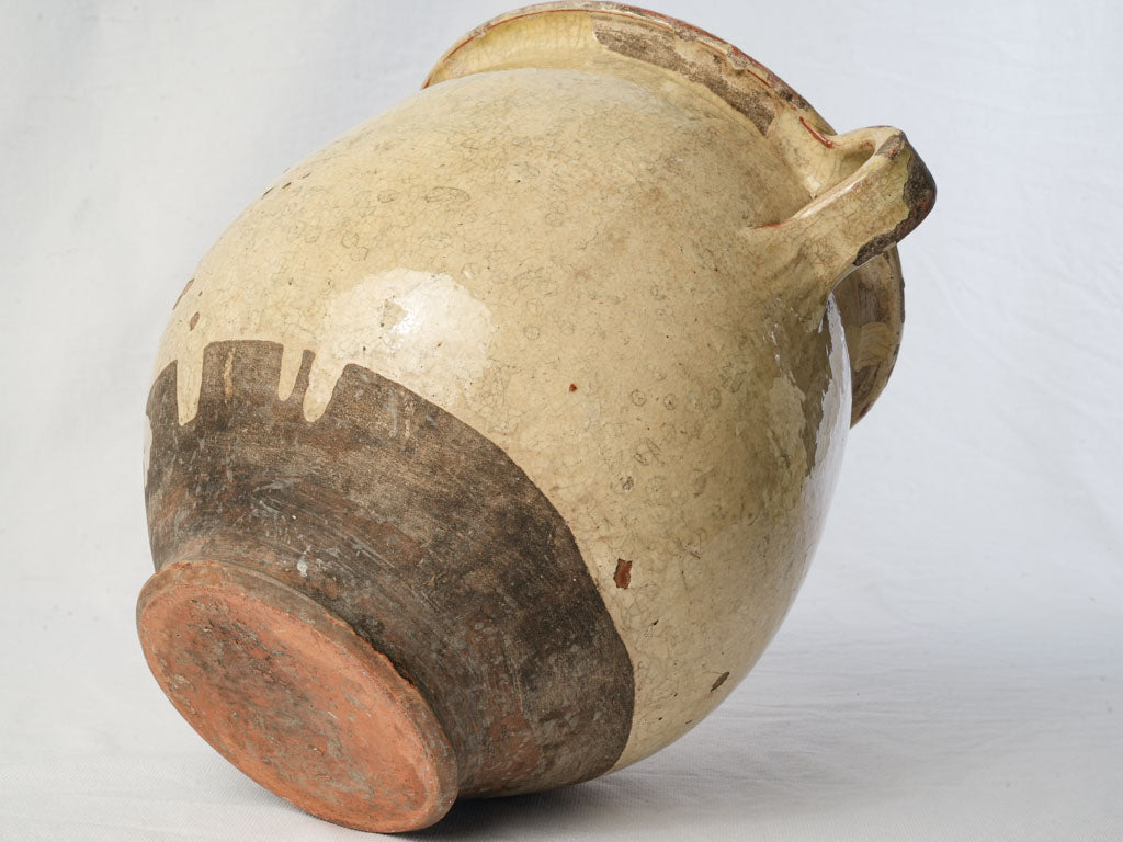 Classic farmhouse style confit pot  