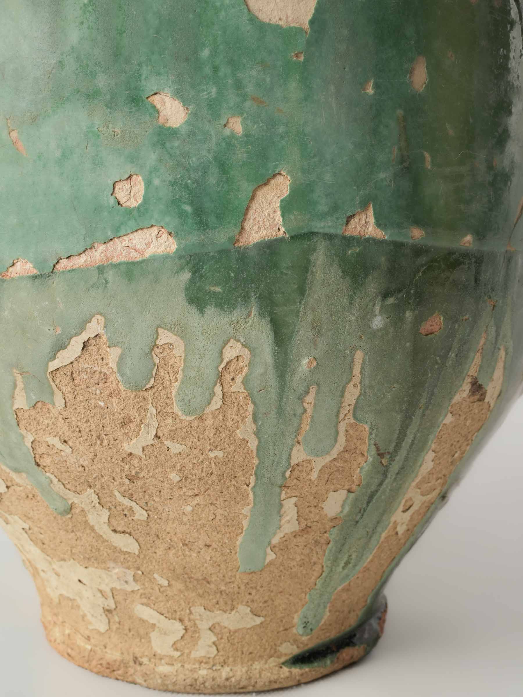 Decorative 19th-century confit pot  