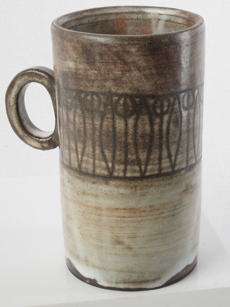 Abstract motif ceramic cups  