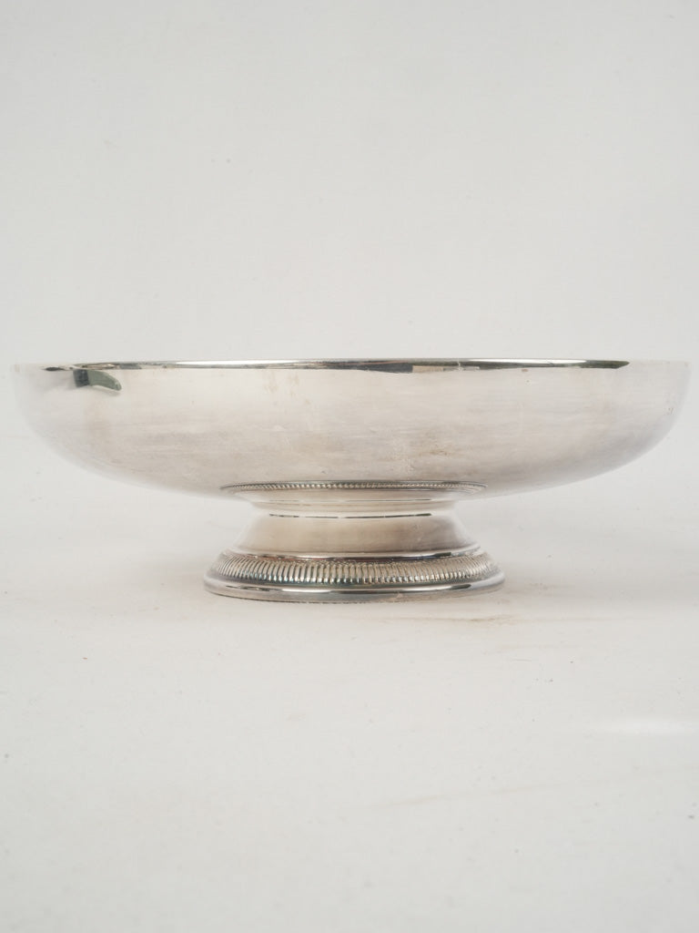 Classic shimmering silver fruit coupe