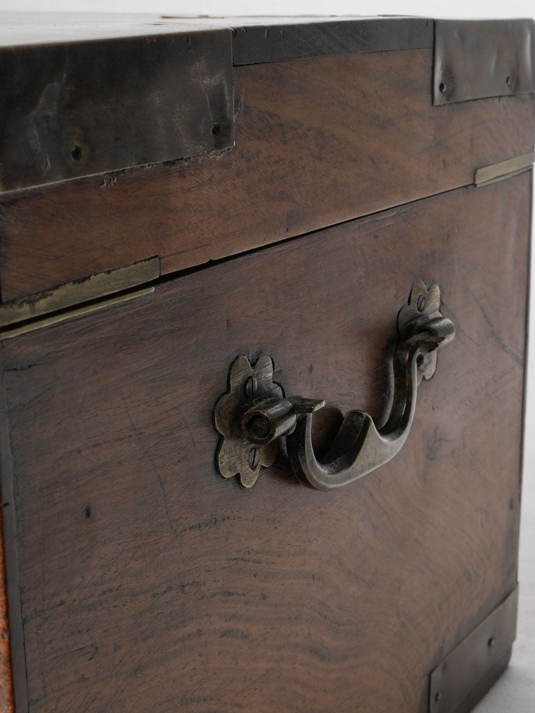 Timeless nautical-style storage box  
