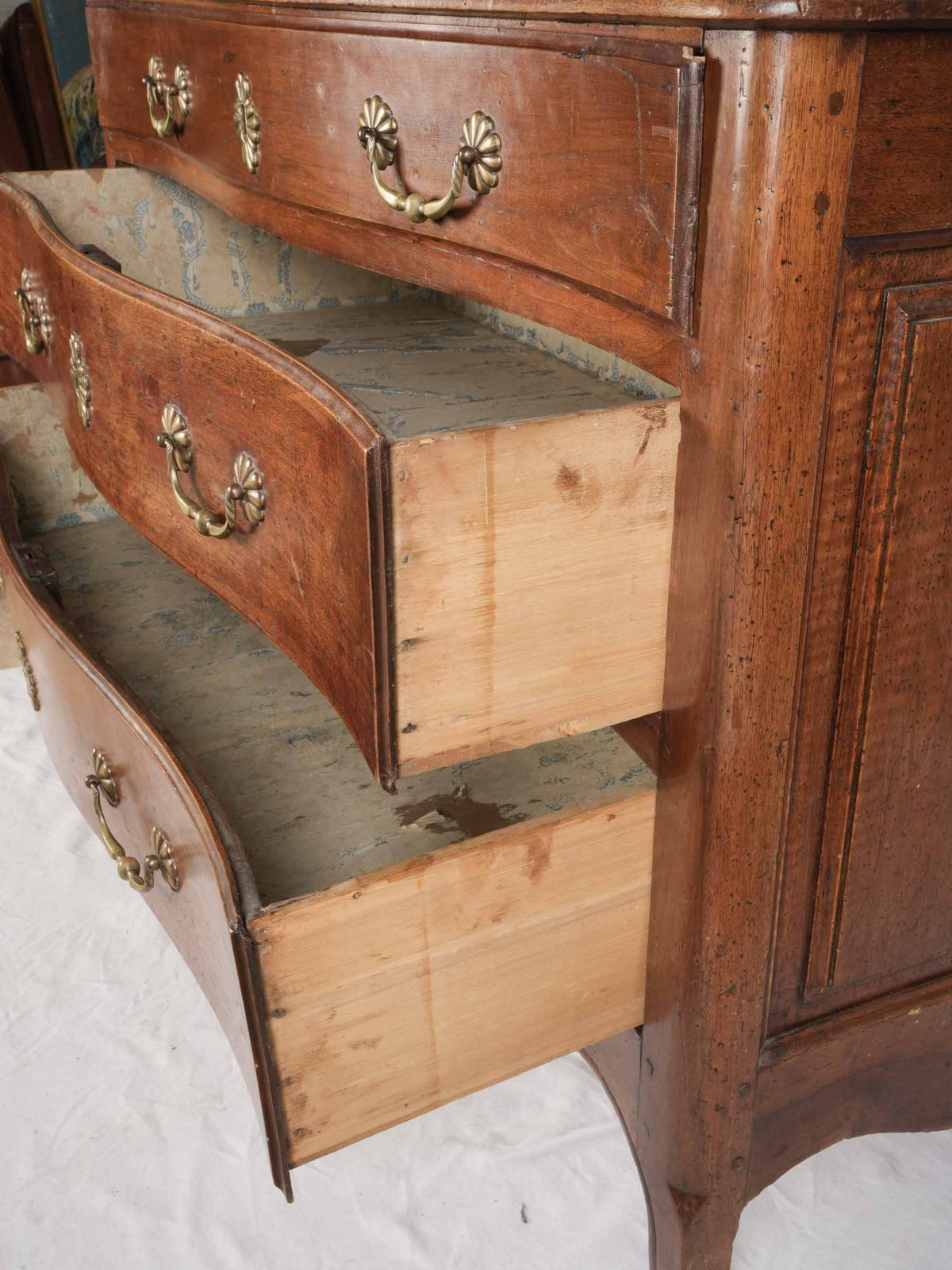 18th-Century Walnut Bow-Front Commode w/ Three Drawers - 37" x 51¼"