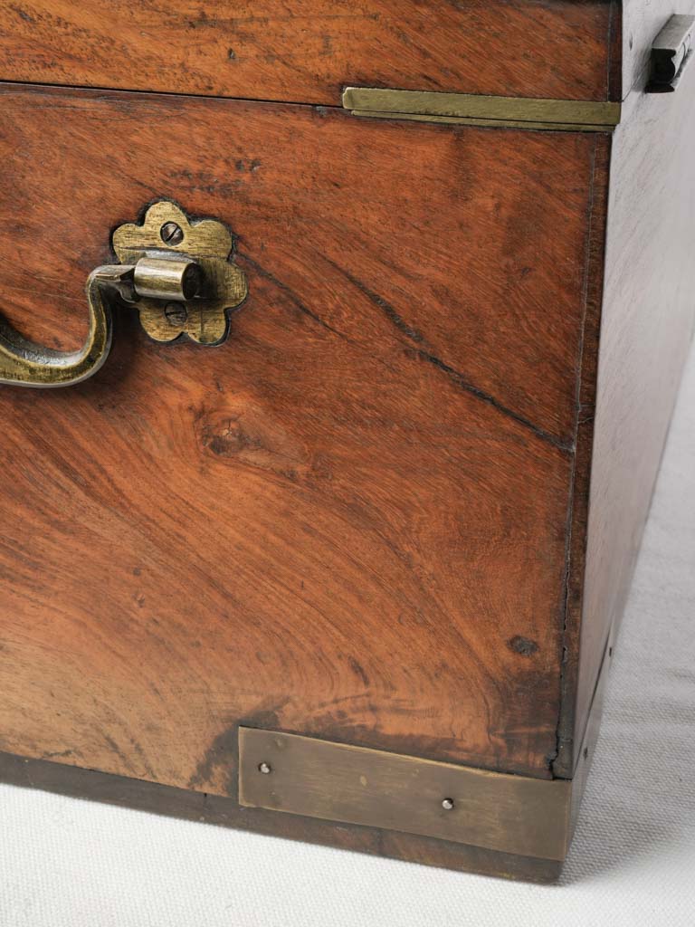 Unique compartmentalized storage trunk
