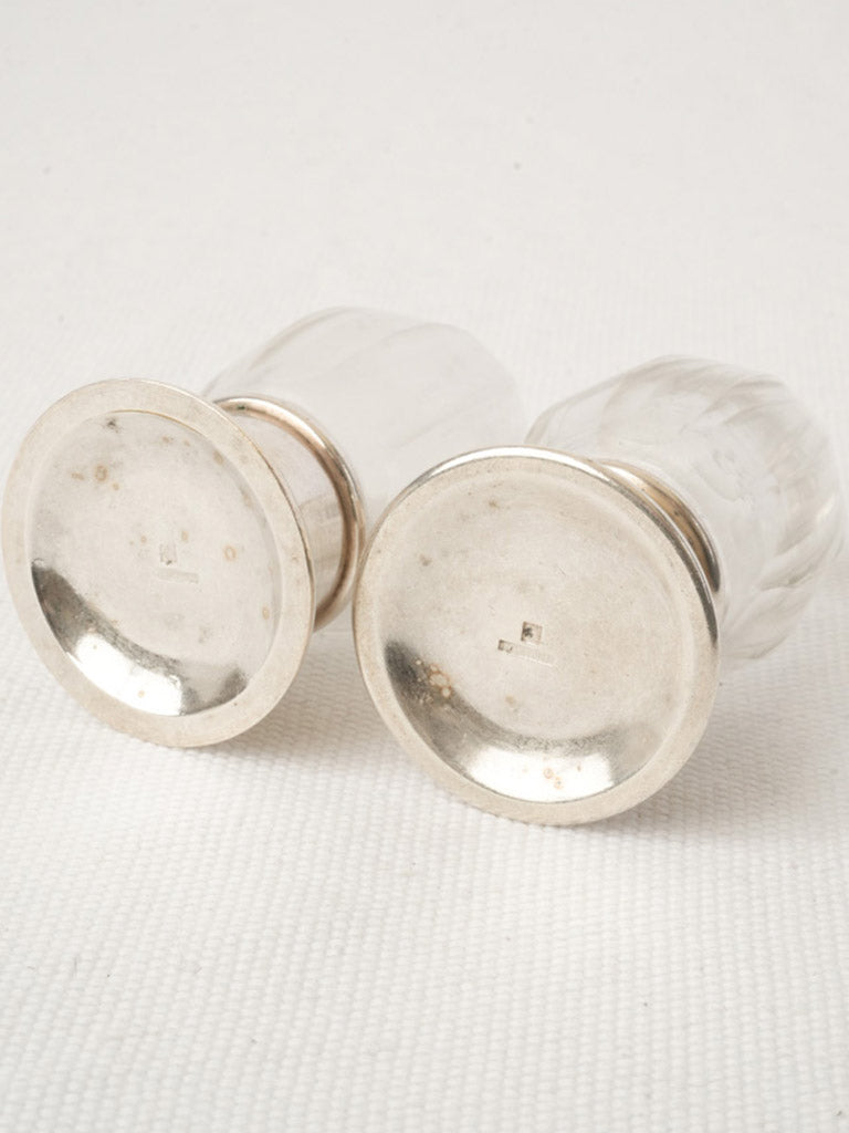 Provenance-rich table seasoning pair  
