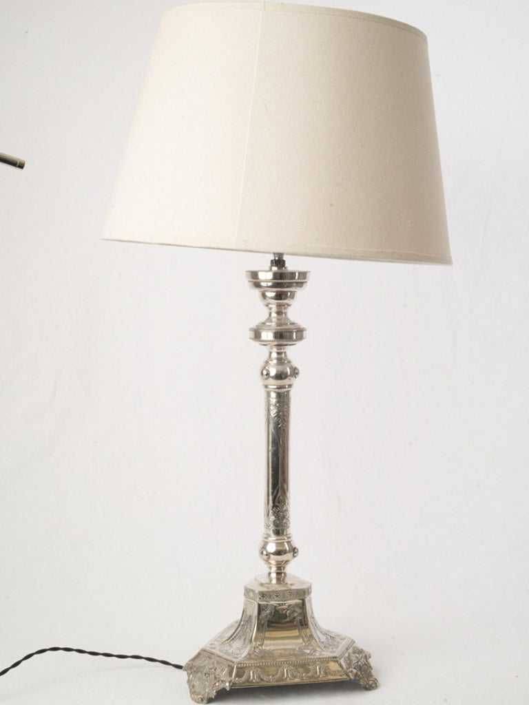 Sculptural knops bedside lamp  