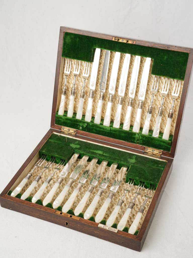 Antique Victorian fruit cutlery set