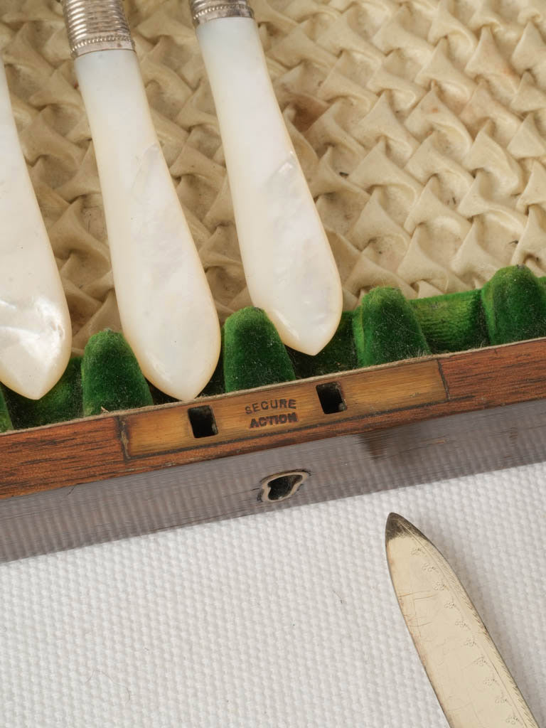 Victorian Sheffield workshop cutlery pieces
