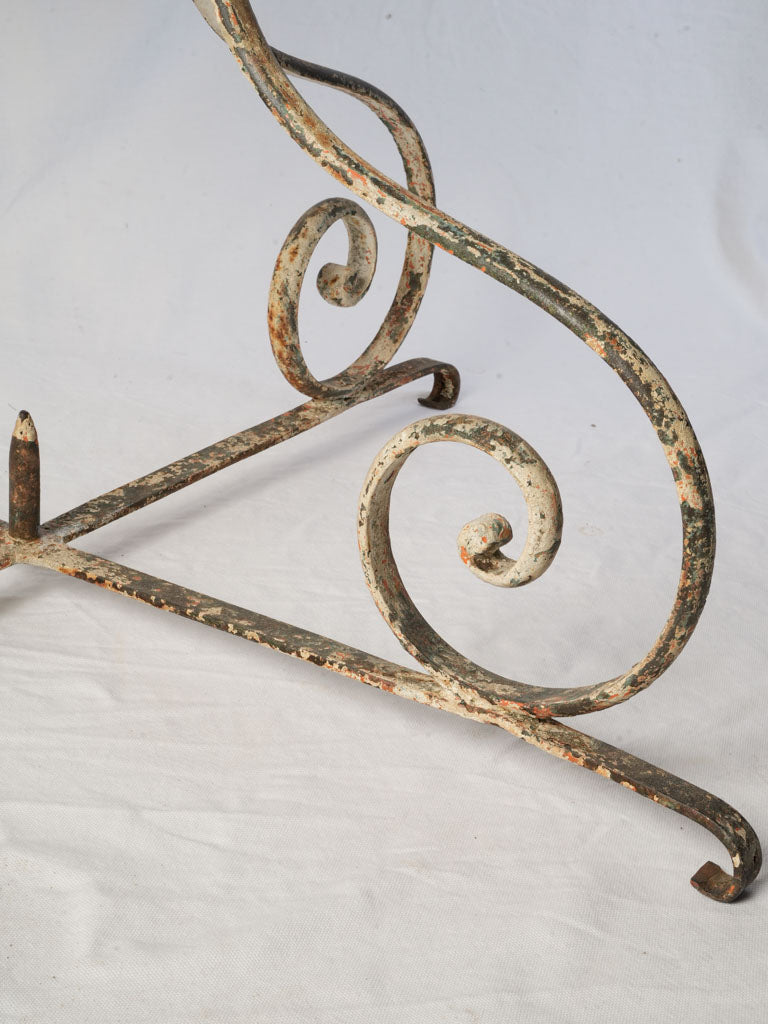 Elegant iron garden furniture  