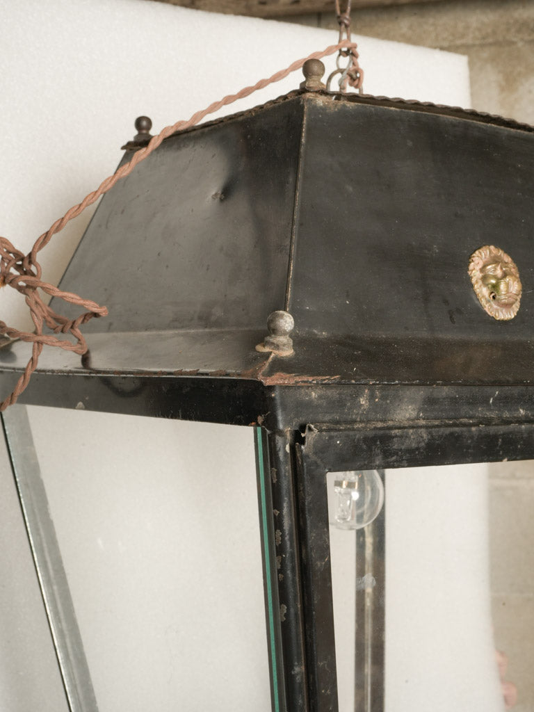 Decorative lion-head lantern