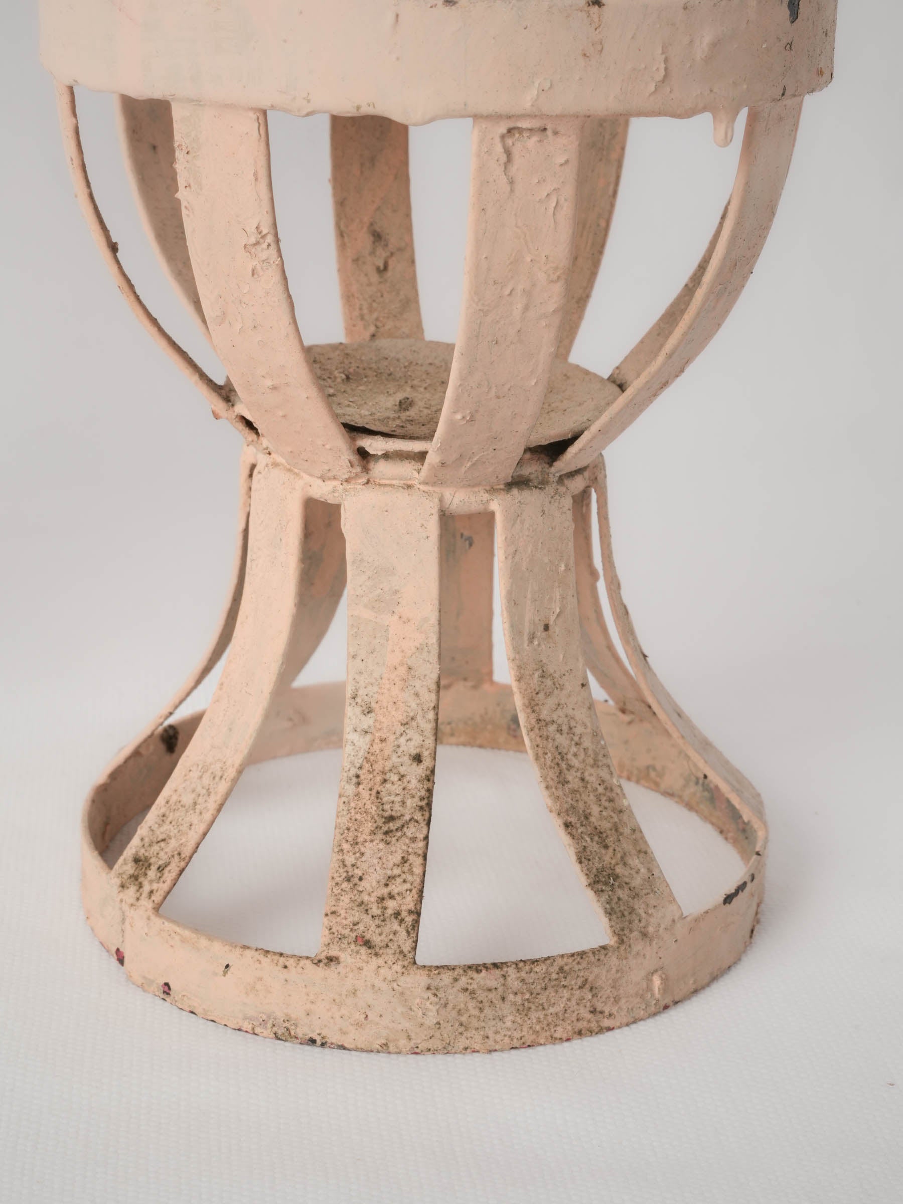 Pair of Small Médicis-Style Metal Lattice Cachepots in Soft Blush - 14¼"