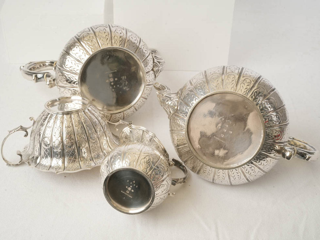 Refined gleam silver-plated pieces  
