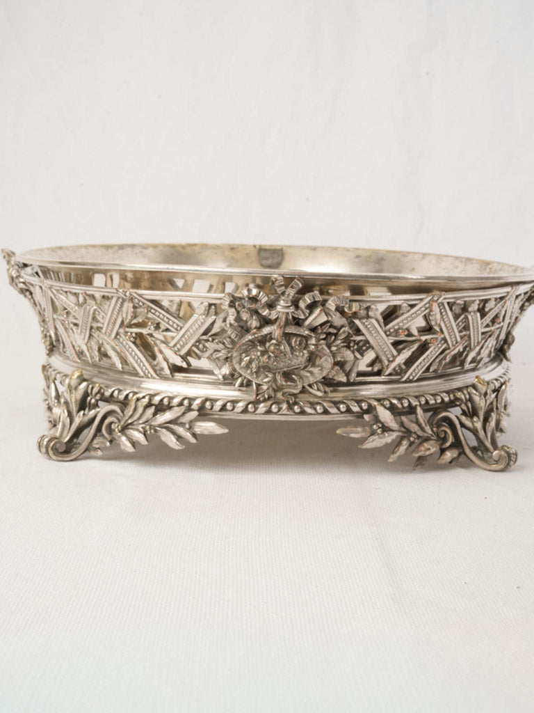 Intricate woven laurel centerpiece