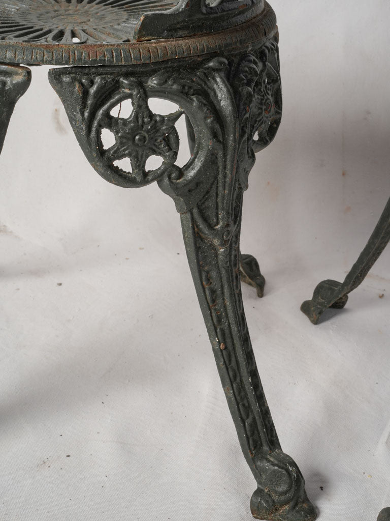 Detailed sunburst seat garden chairs  