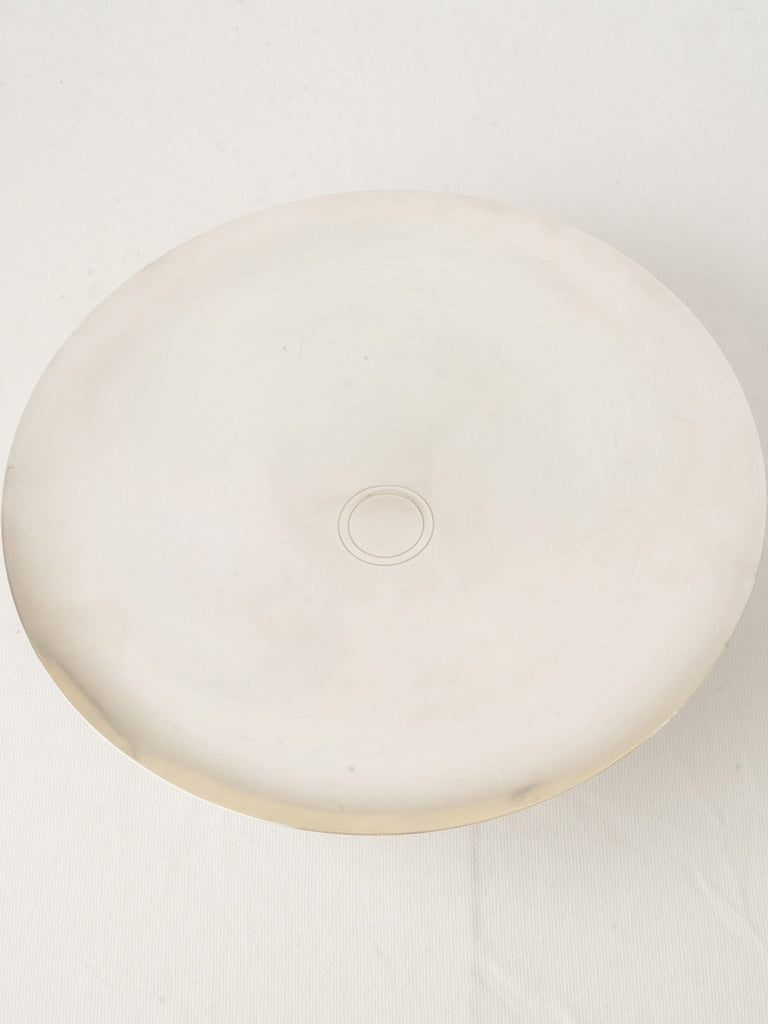 Elegant dished top tazza  