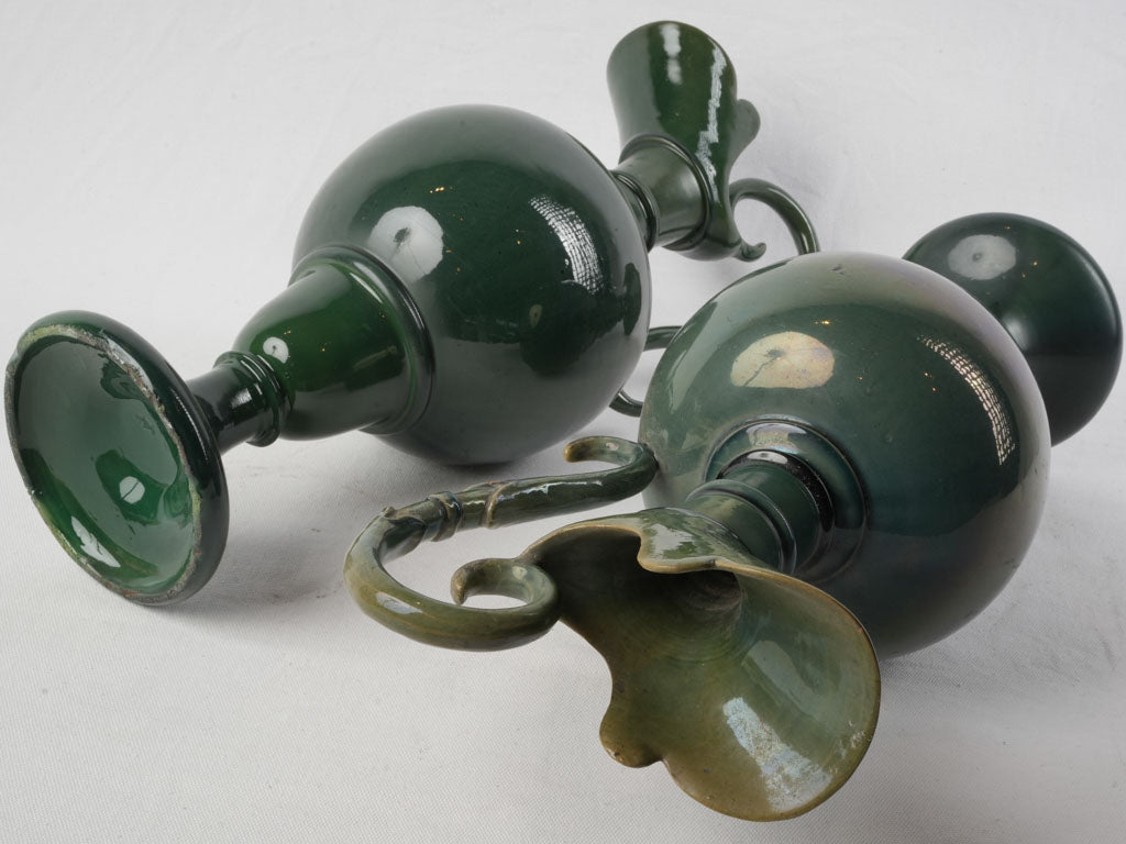 Classic foliate spur vessels