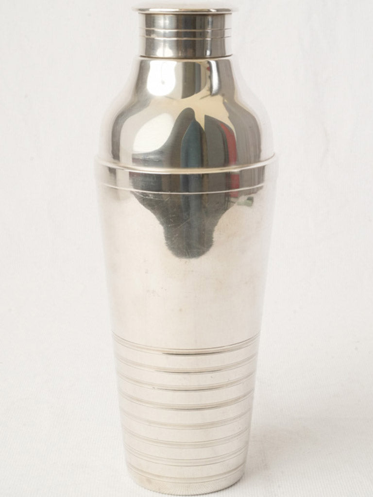 Streamlined silver bar essential  