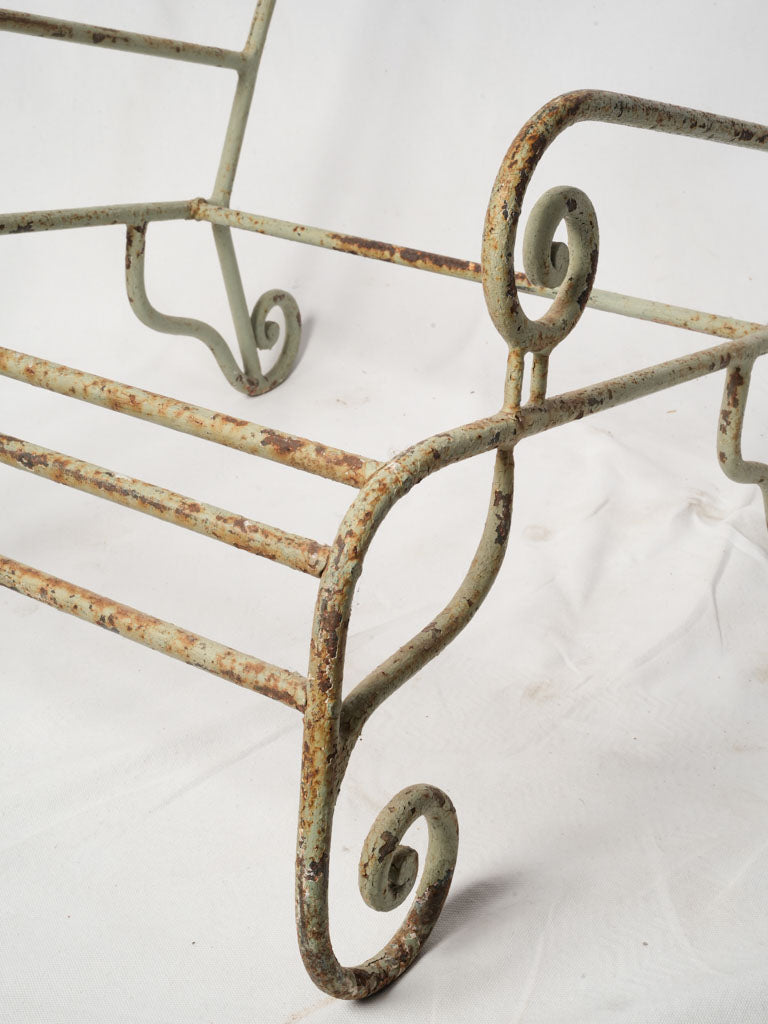 Graceful Napoleon III garden seating  