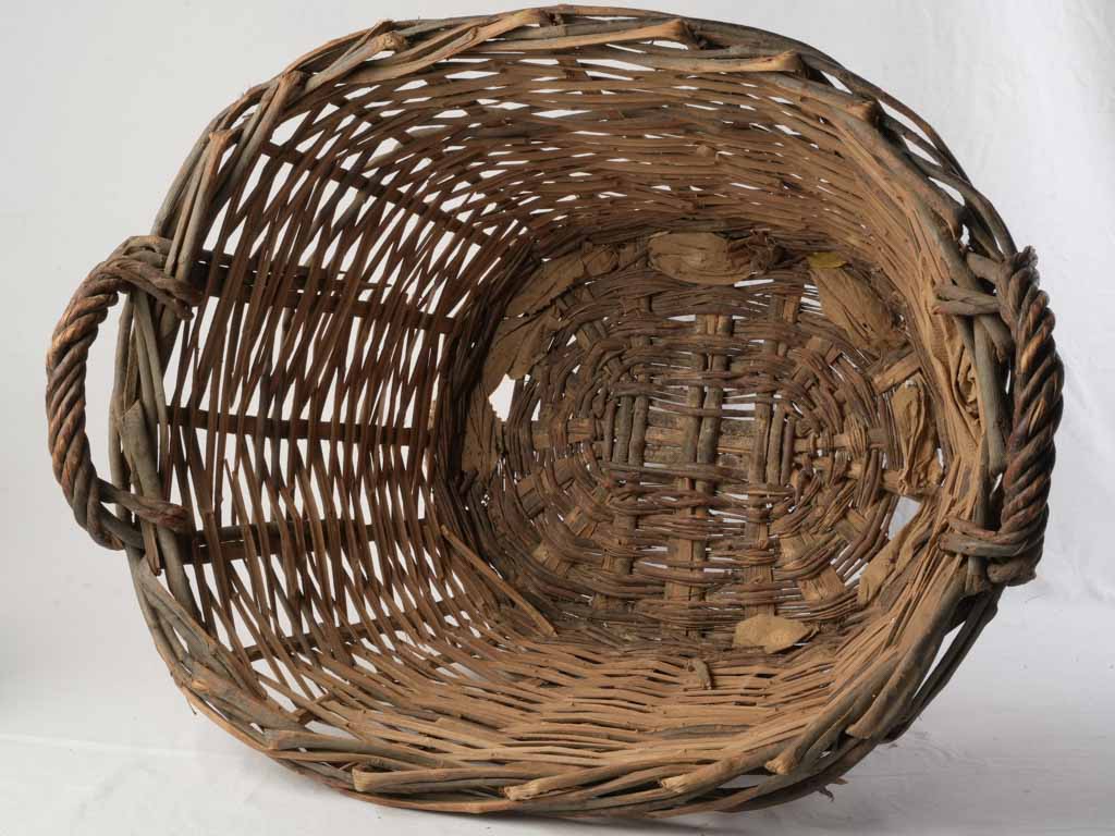 Patina rustic style basket