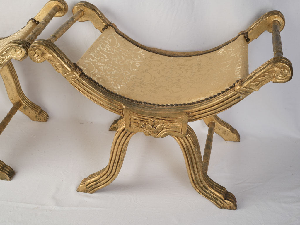 Luxurious classical upholstered accent seat  