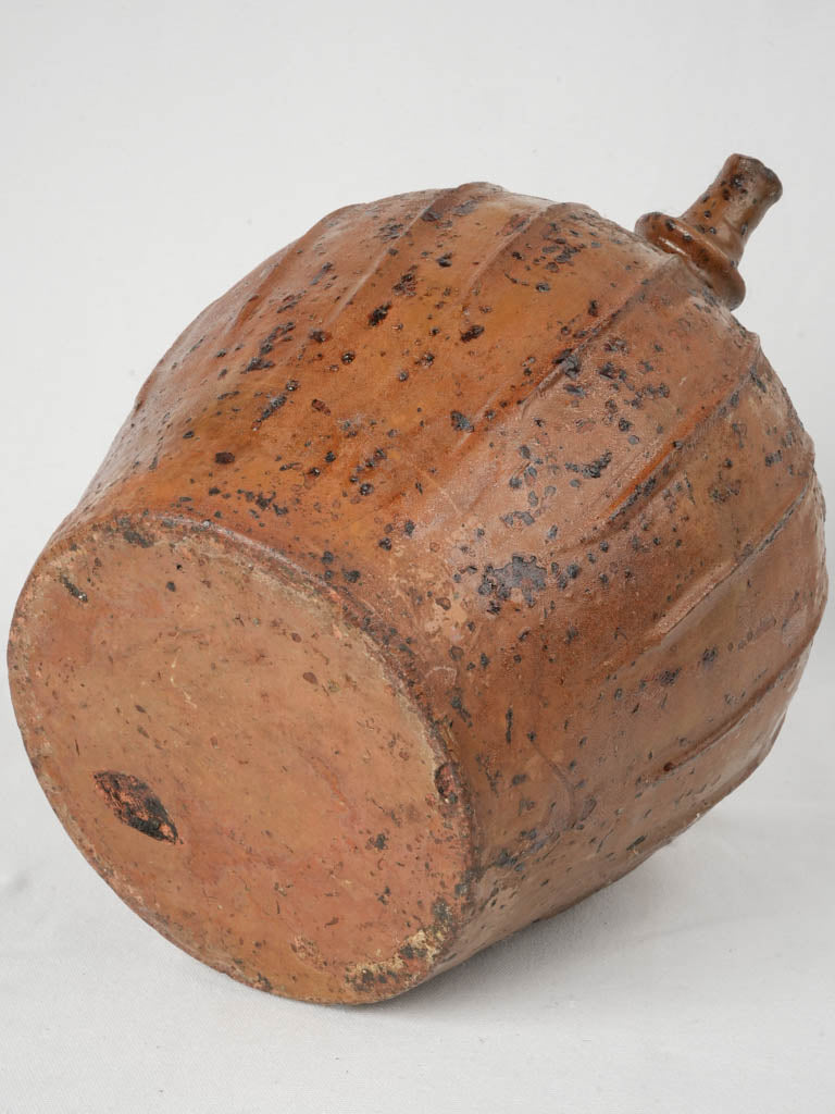Incised detail French oil jar  