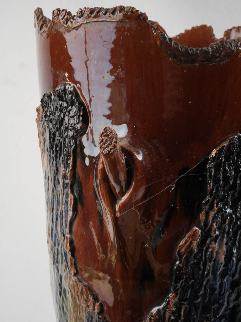 Textured trompe l’œil vessel