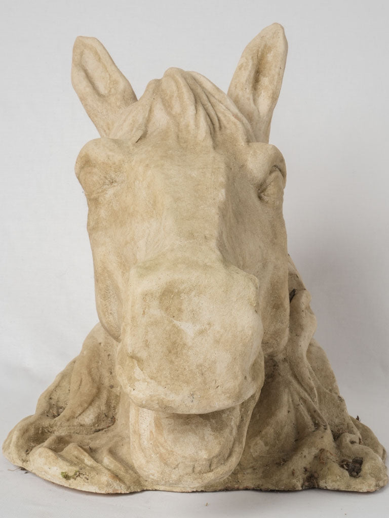 Dusty alabaster finish, horse head decor