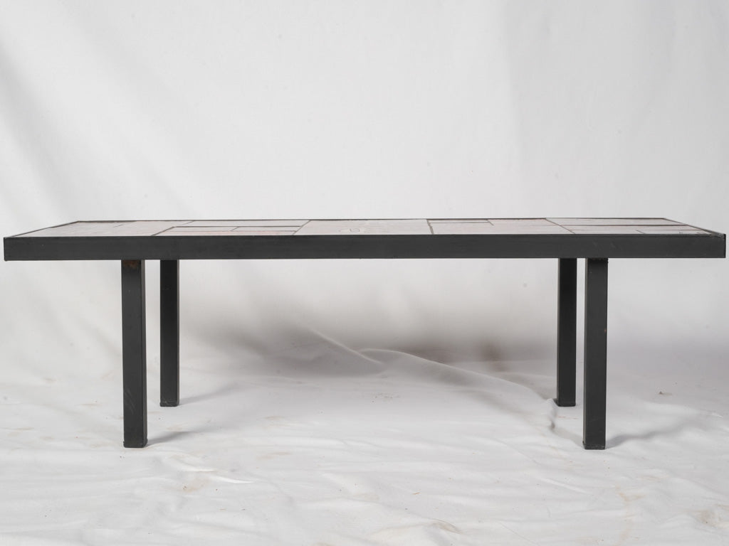 Distinctive cracked texture coffee table