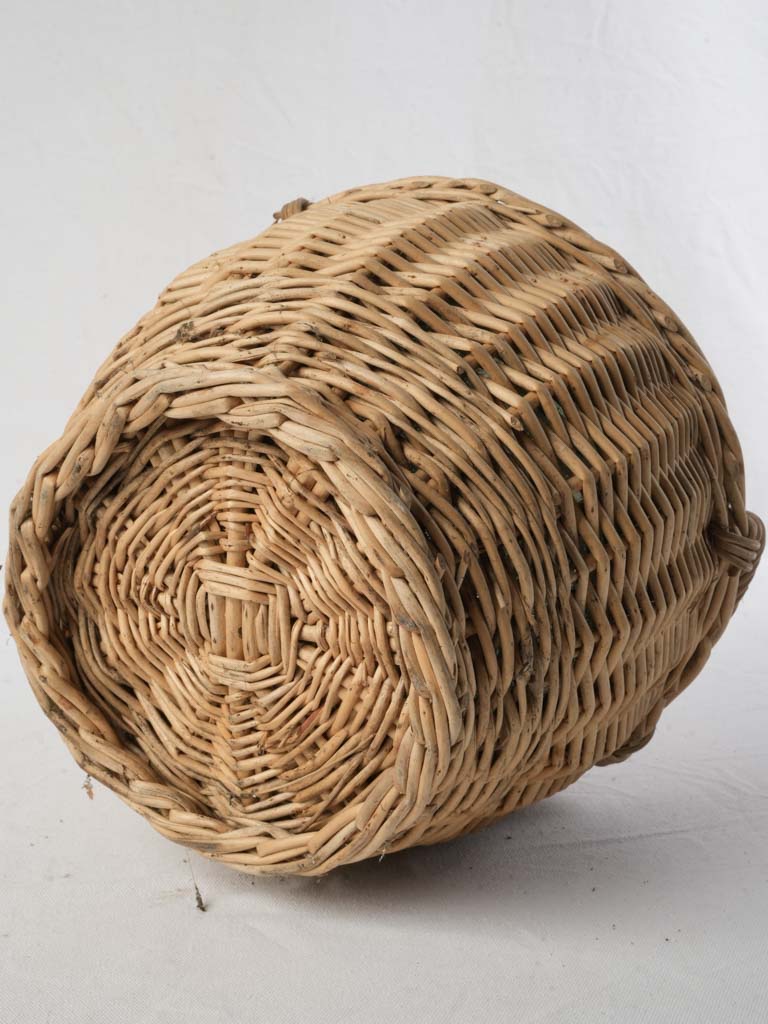 Nostalgic European-style fermentation jug  