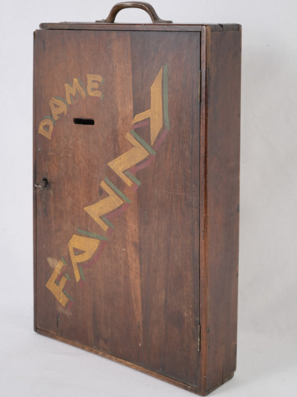 Antique portable wooden pétanque game box