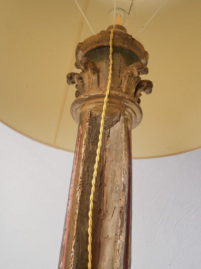 Atmospheric classic floor fixture