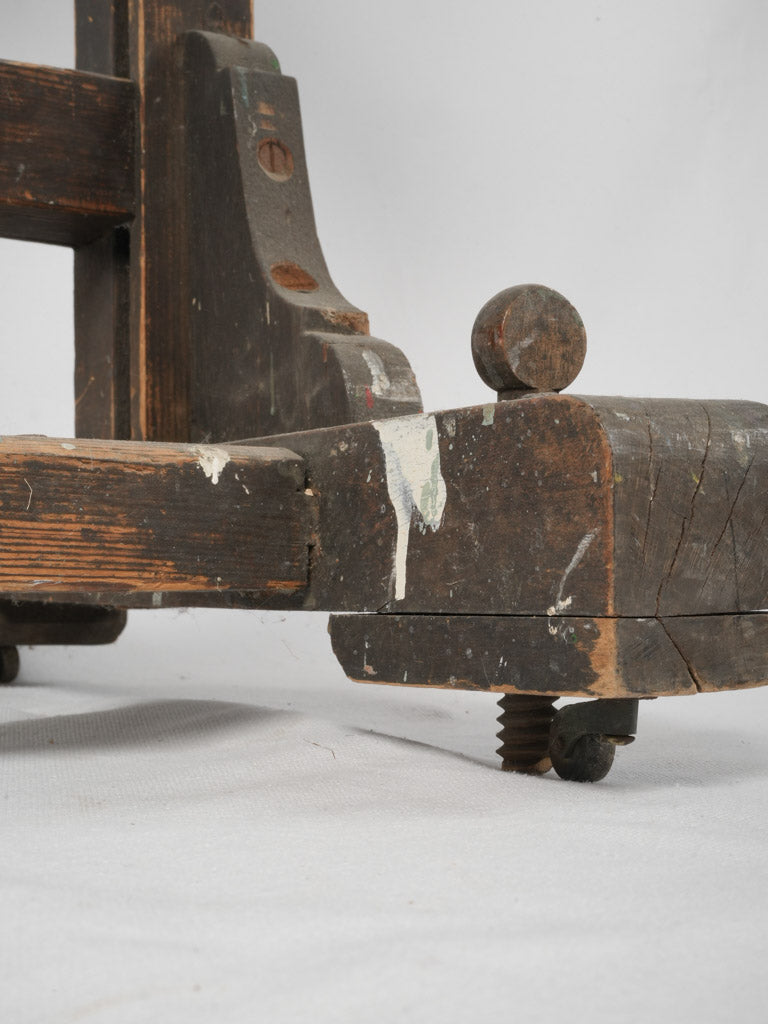 Character-filled adjustable painting easel