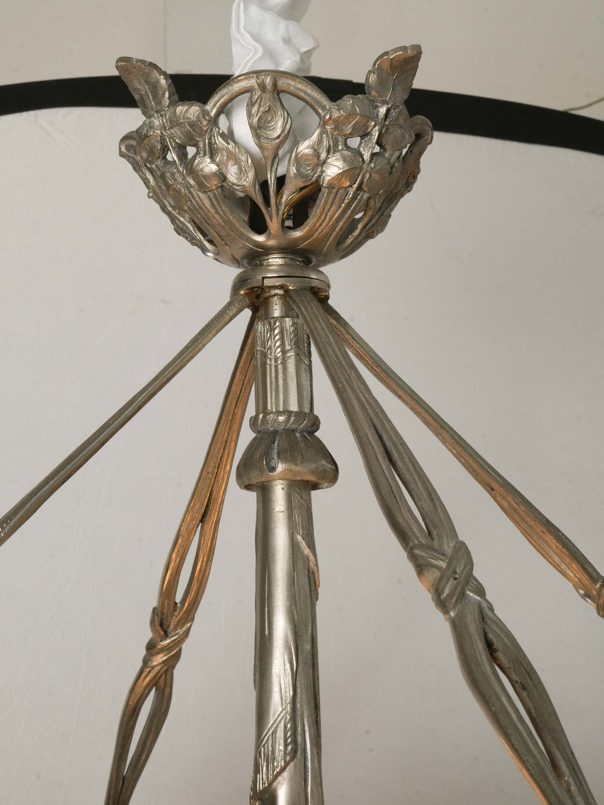French Art Nouveau Eight-Light Chandelier in Silvered Bronze - 29¼" x  27½"