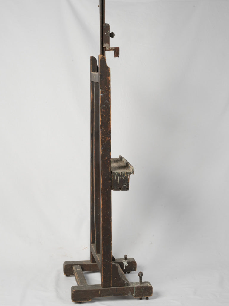 Durable 19th-century artist easel