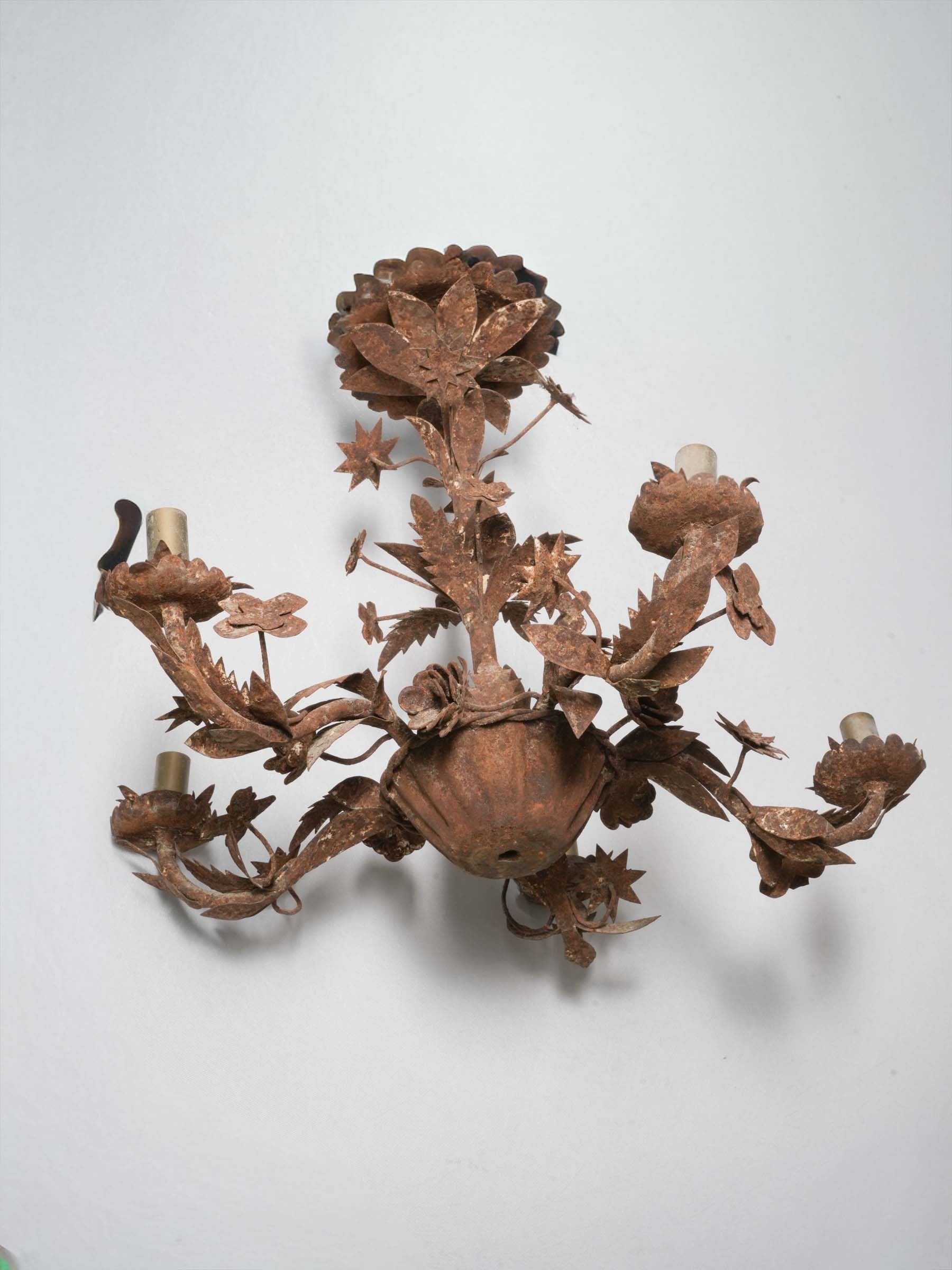 Rustic Handcrafted Iron Chandelier with Natural Rust Patina, Early to Mid-20th Century - 25¼" diameter