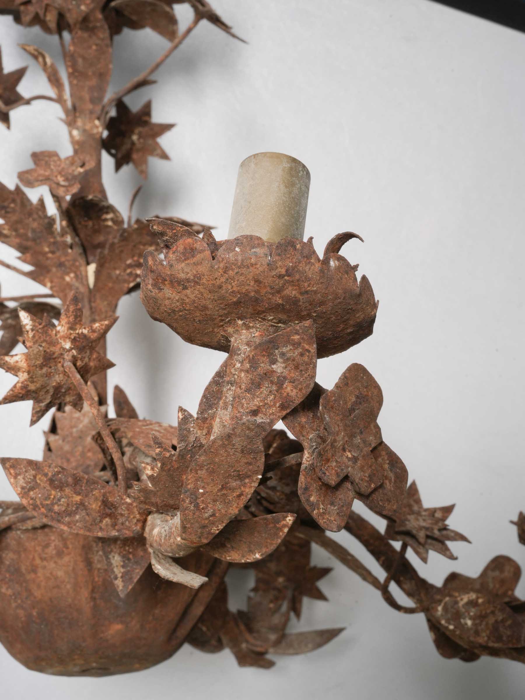 Rustic Handcrafted Iron Chandelier with Natural Rust Patina, Early to Mid-20th Century - 25¼" diameter