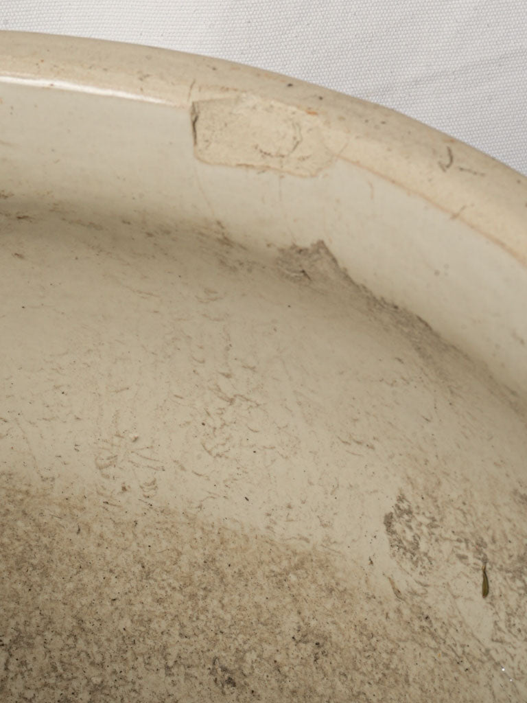 Calm utilitarian beauty jar  